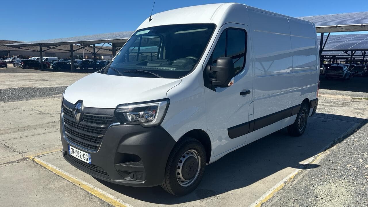 Renault Master Fourgon tole FG Tr CF F3300 L2H2 Blue dCi 135